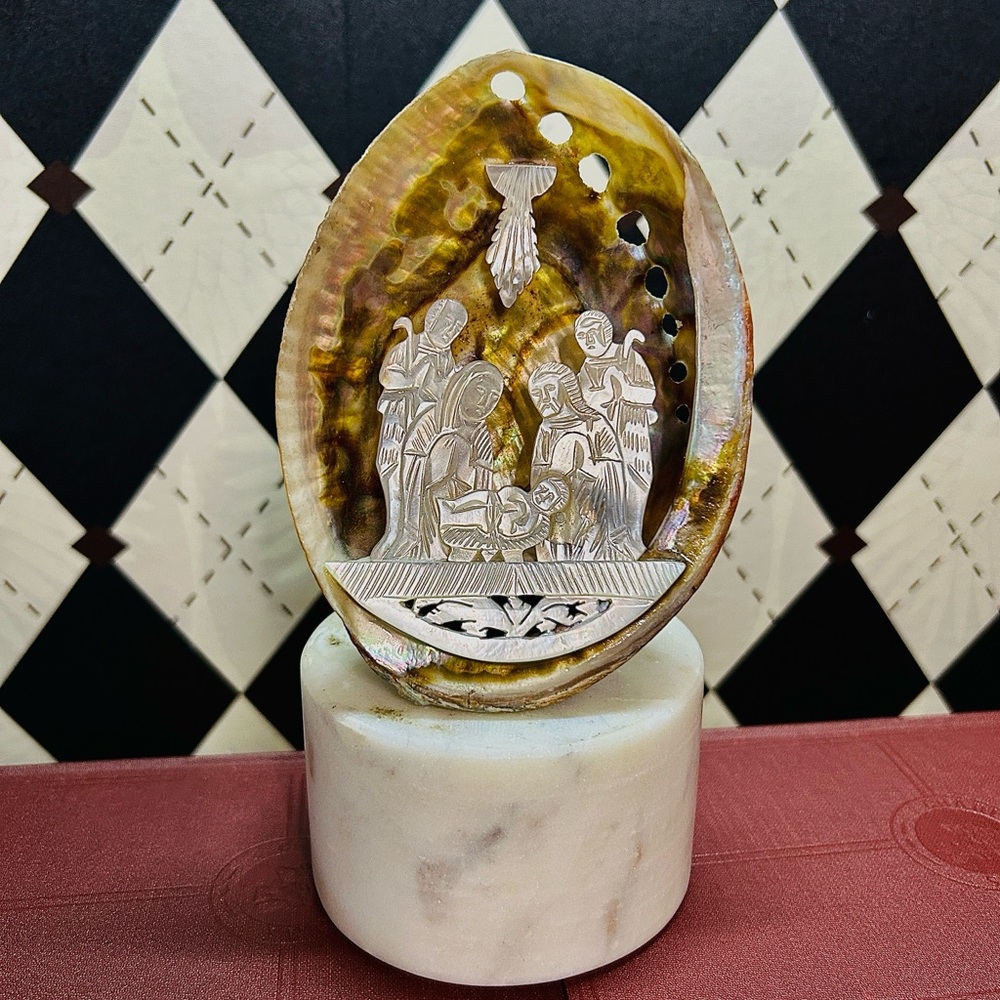 Mother-of-Pearl Nativity Scene Shell – Hand-Carved Sacred Elegance| Abalone - Picture 16 of 16